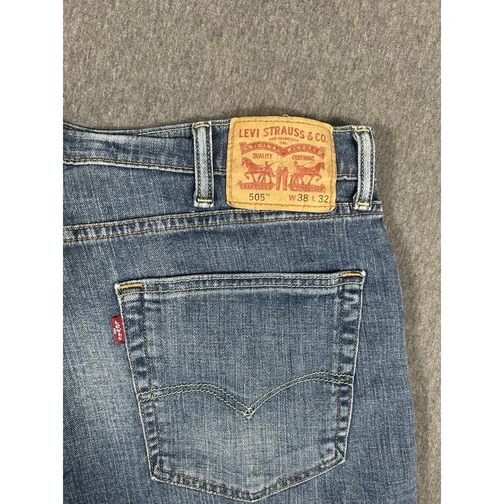 Levi's 505 Regular Fit Straight Leg Jeans 38x32 Medium Wash